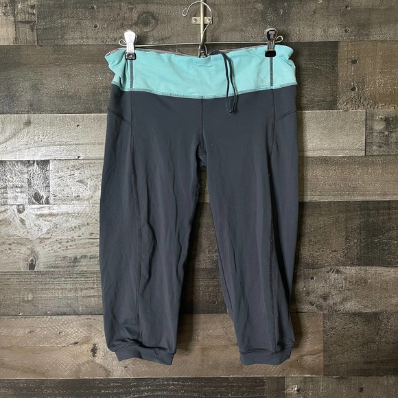 SOLD Lululemon Crop Pants 8 - Picture 1 of 5